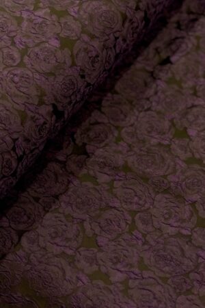 Material textil brocard, negru cu mov, floral, 150 cm