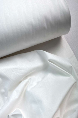 Material textil din bumbac, alb